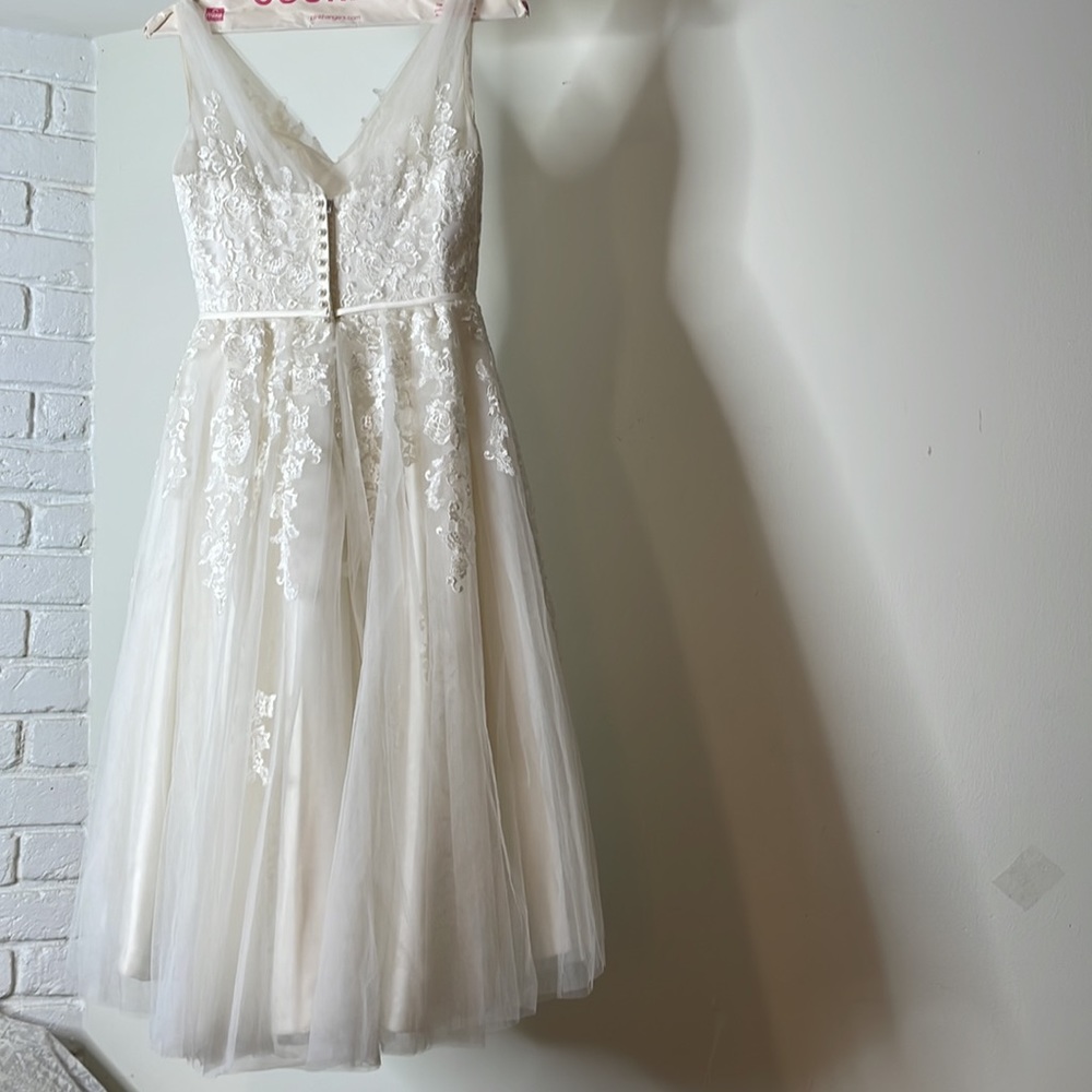Ellis of London tea length wedding gown altered to size 4-6